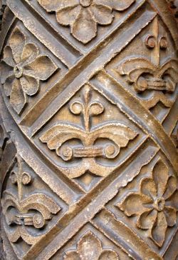 The column showing its flux tube outer surface has two polarities of
                                      outer barrier surface symbols, outflow fleur-de-lis and inflow flower portal symbols.