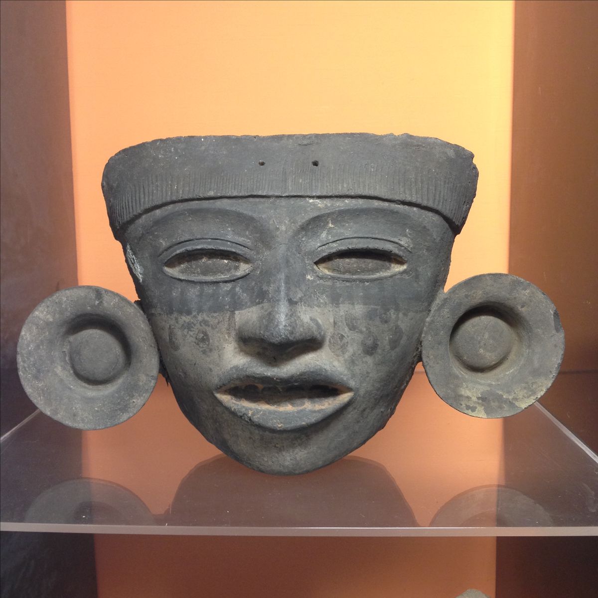 A half head portal symbol